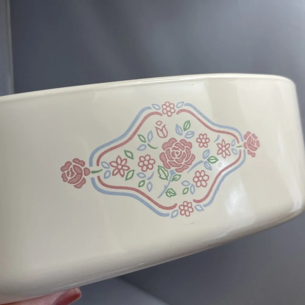 Corningware 2 Liter A2B English Breakfast Casserole Dish with Lid